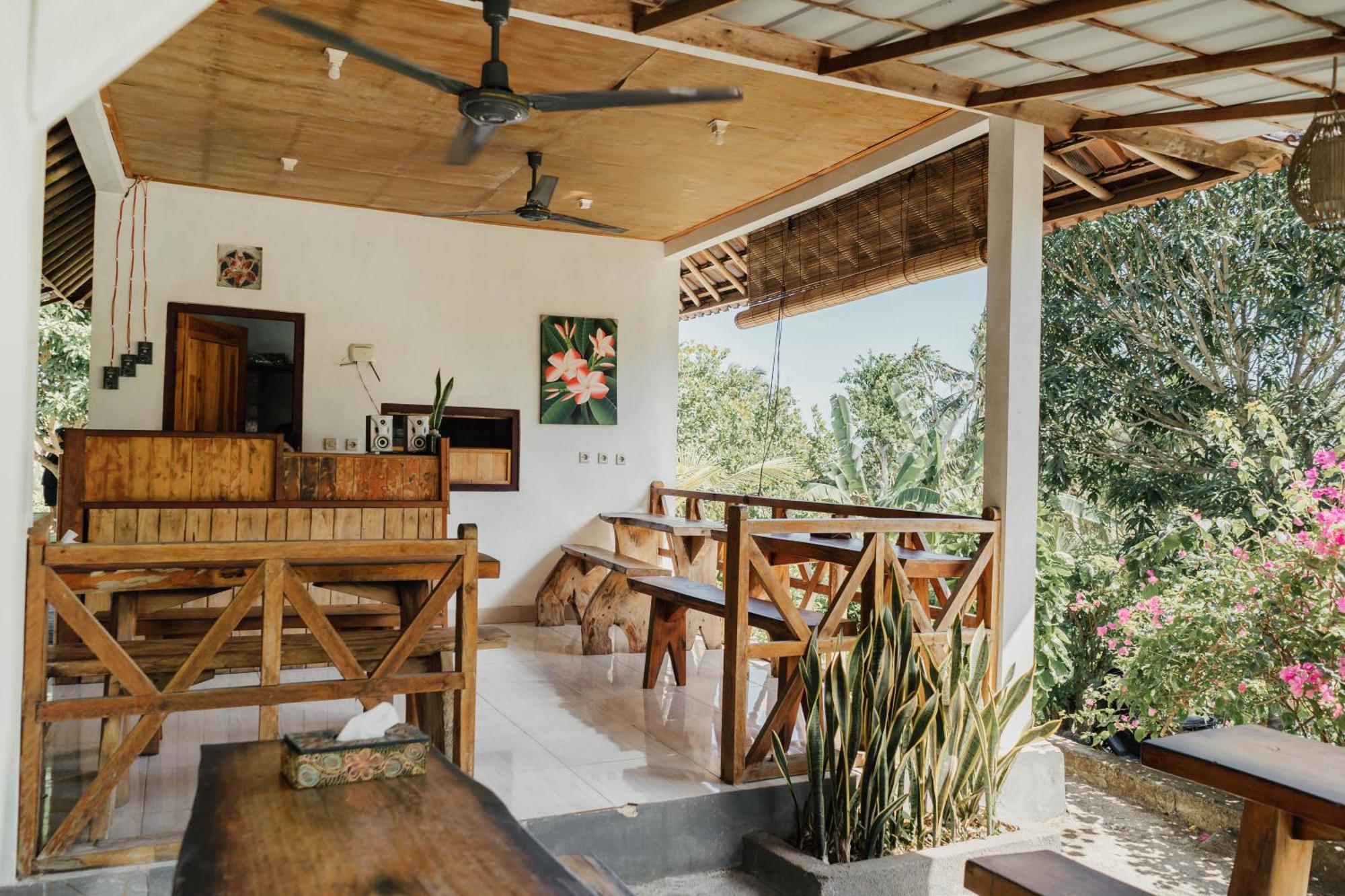 Temeling Jungle Inn Batumadeg Exterior photo